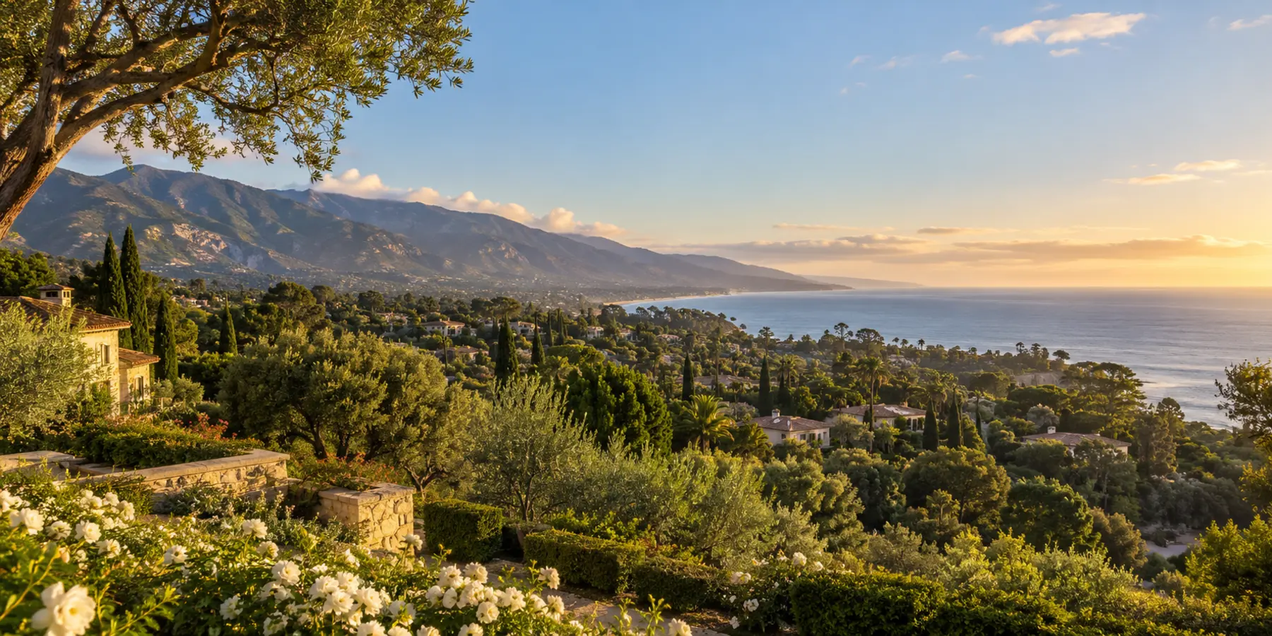 Vista panorámica de Montecito, California, con jardines, arquitectura mediterránea, costa y montañas de Montecito